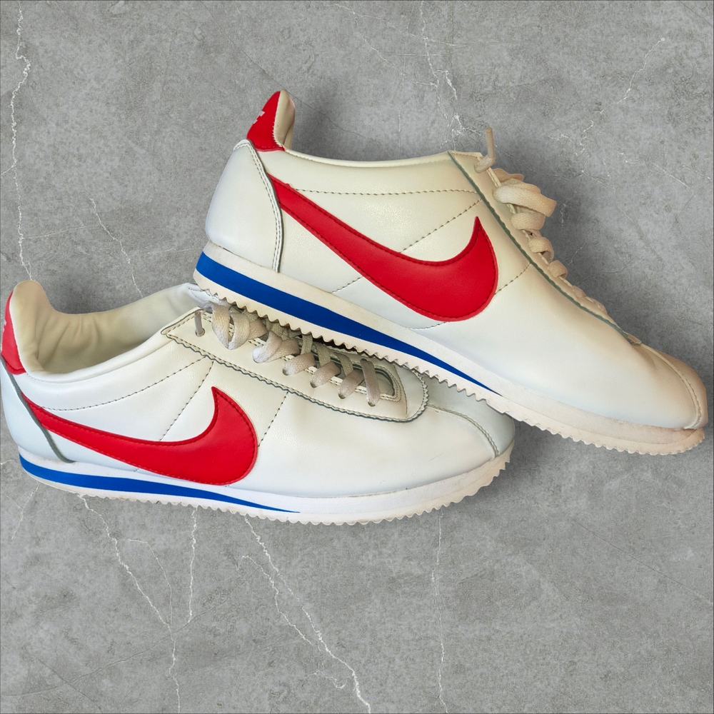 Nike White and Red Sneakers